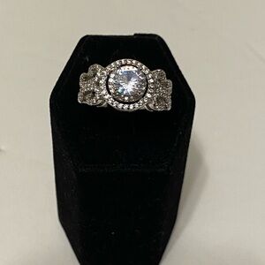 BRIDAL WEDDING RING. SIZE 8